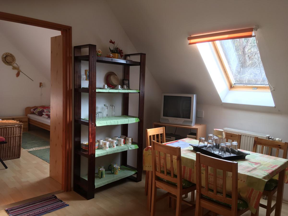 Bakonyi Apartmanház Eplény Exterior foto