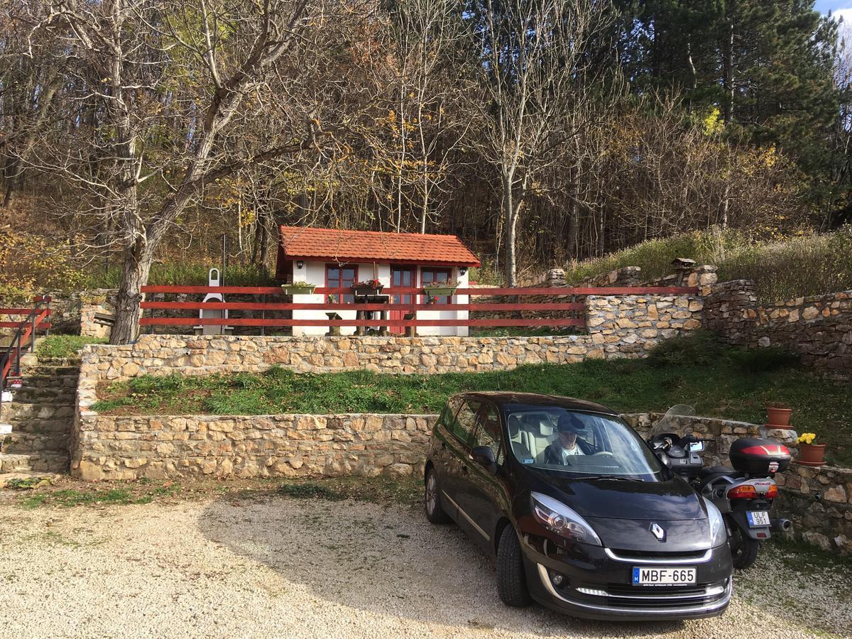 Bakonyi Apartmanház Eplény Exterior foto